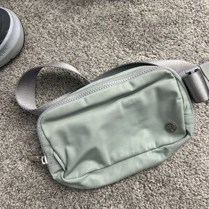 Lulu lemon belt bag